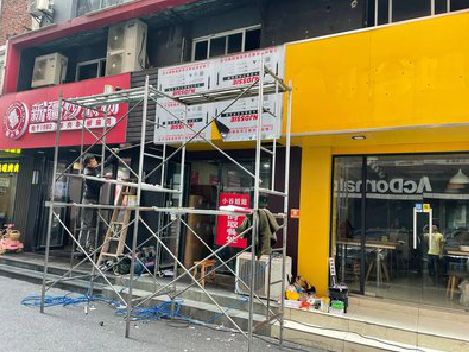 谷城制作广告招牌如何避免它发黄？